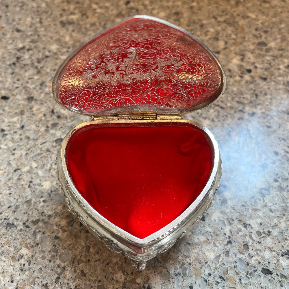 Silver coated mini velvet lined jewelry box